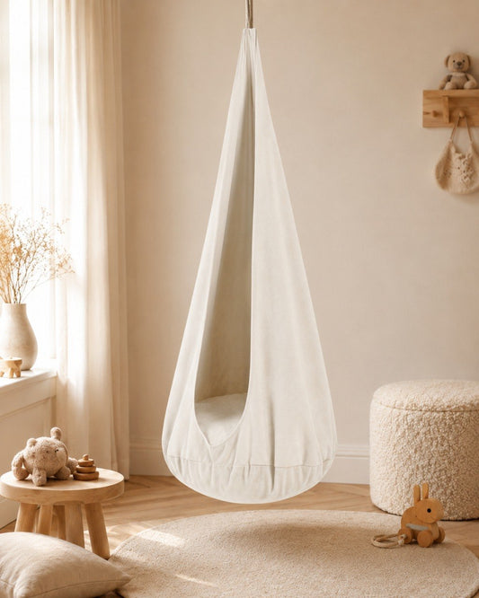Cocoon kinderhangstoel Cotton Cloud White in kinderkamer