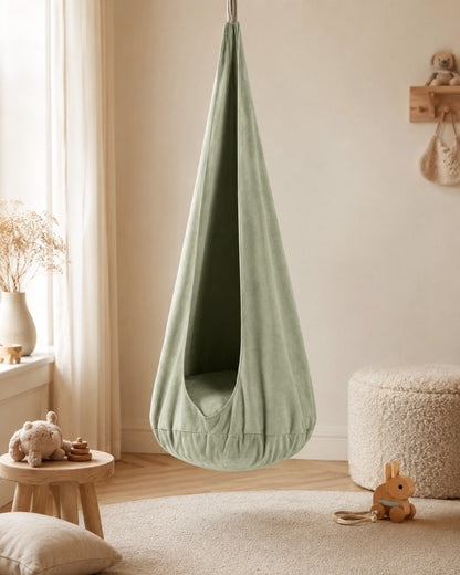 Cocoon kinderhangstoel Sage Meadow Green lifestylefoto