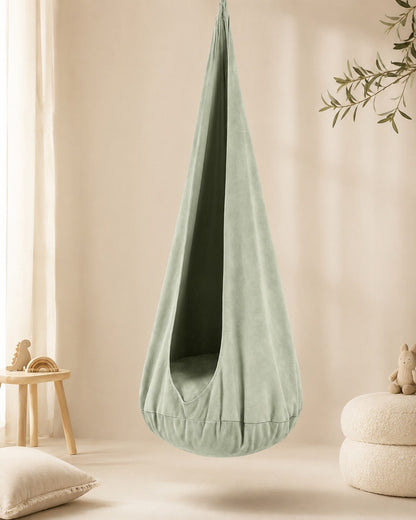 Cocoon kinderhangstoel Sage Meadow Green in kinderkamer